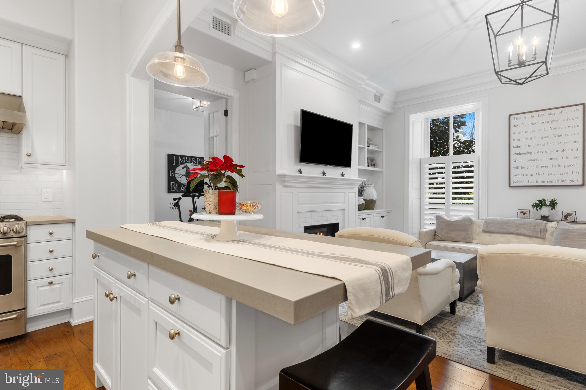 LOUELLA HOUSE - Residential