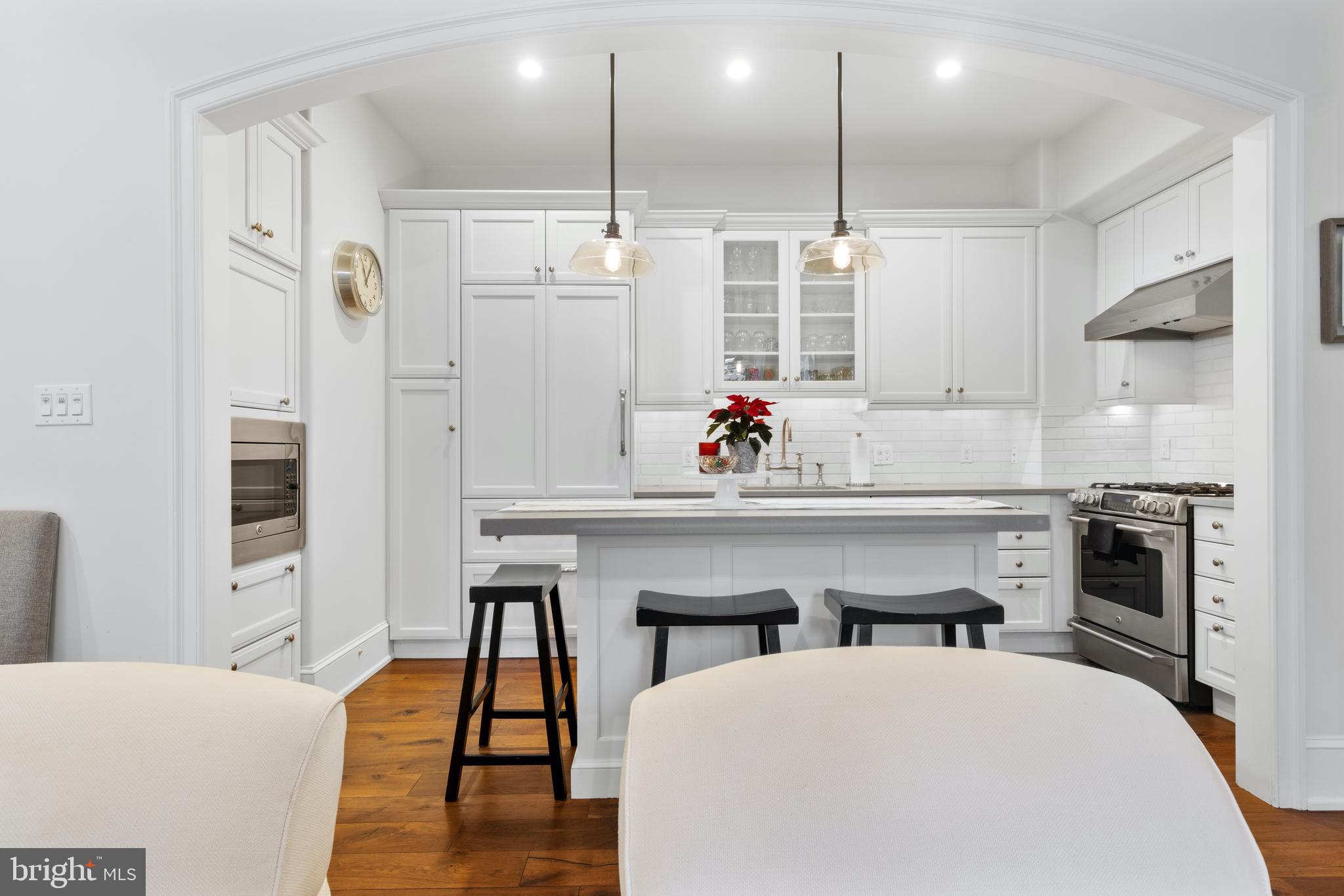 LOUELLA HOUSE - Residential