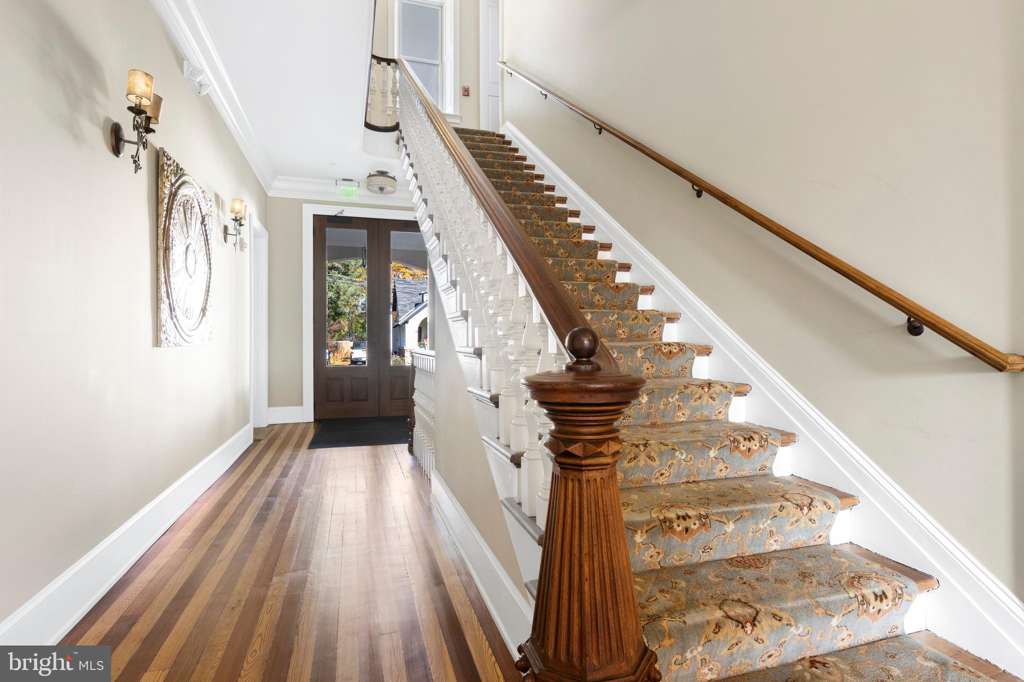 LOUELLA HOUSE - Residential