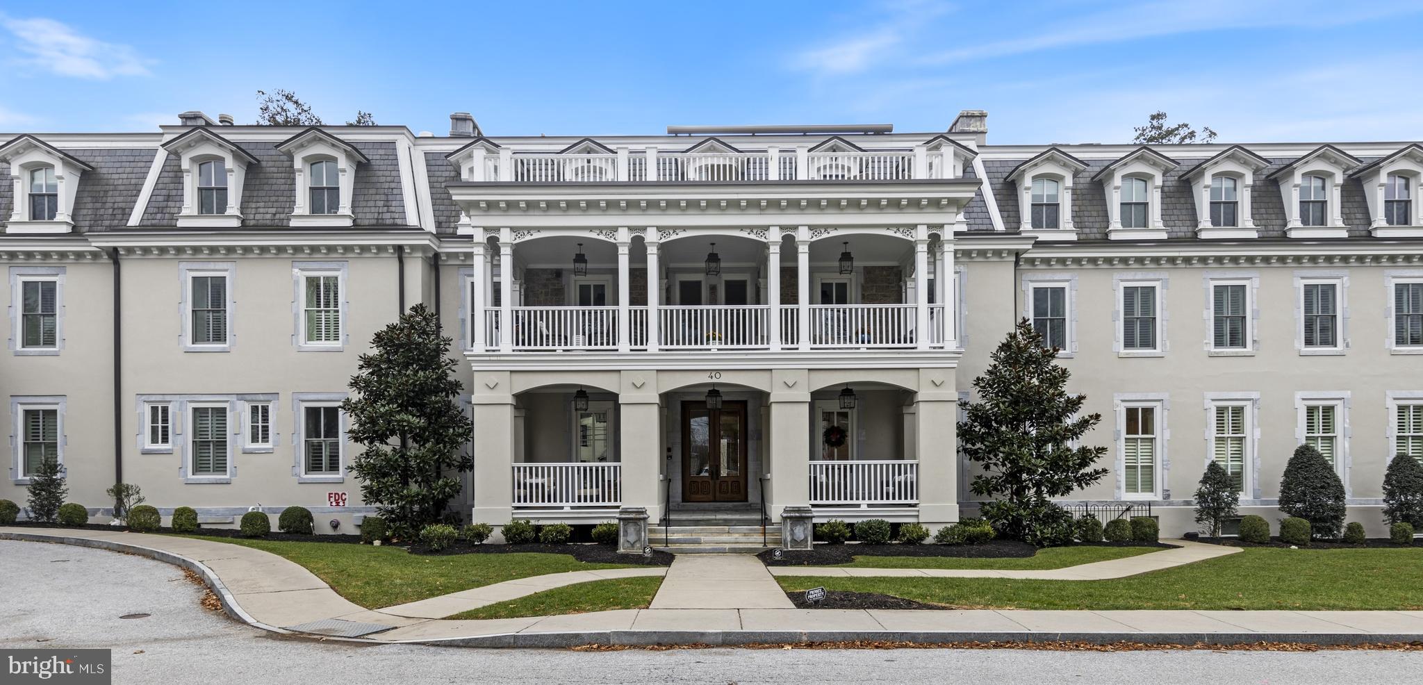 LOUELLA HOUSE - Residential