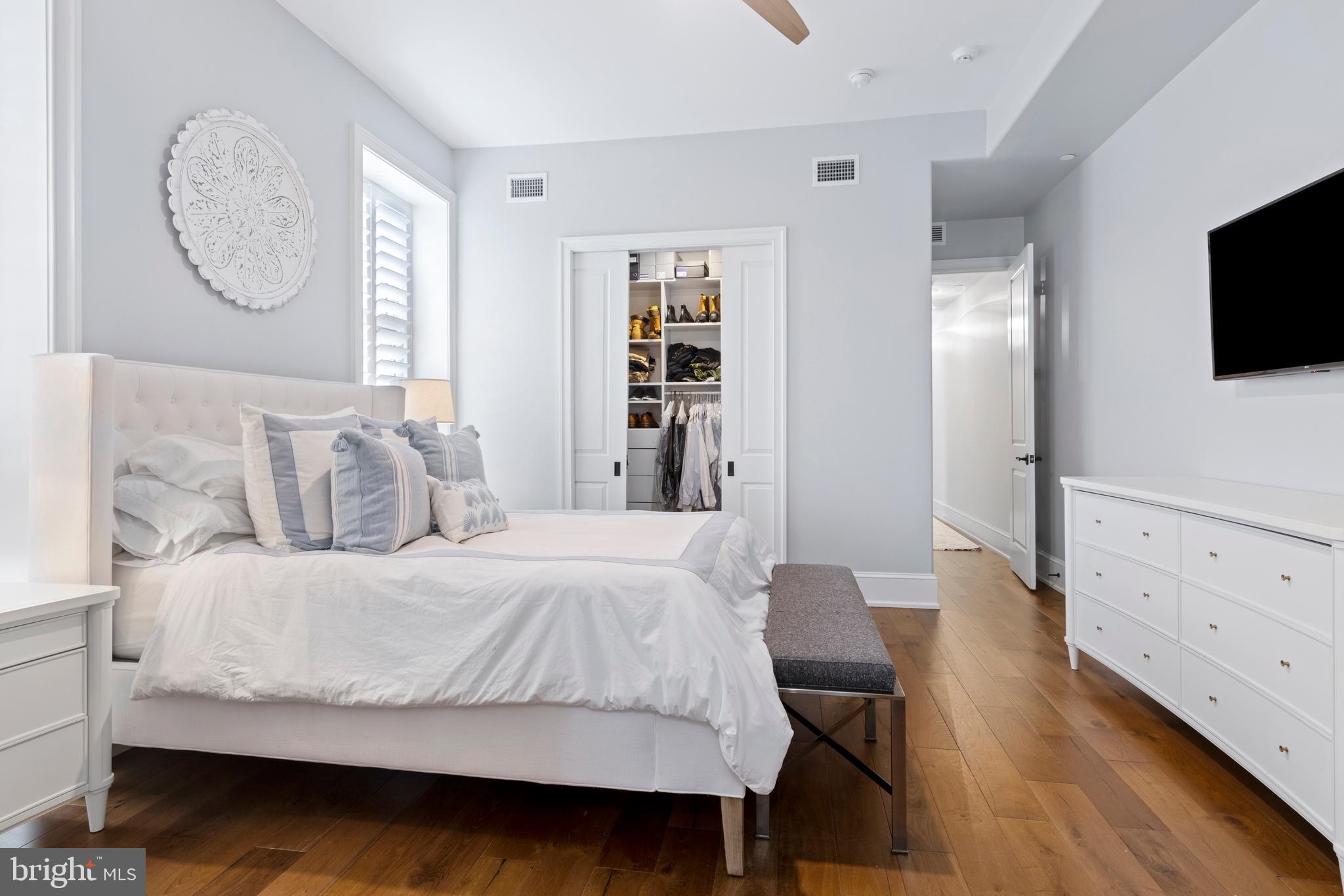 LOUELLA HOUSE - Residential