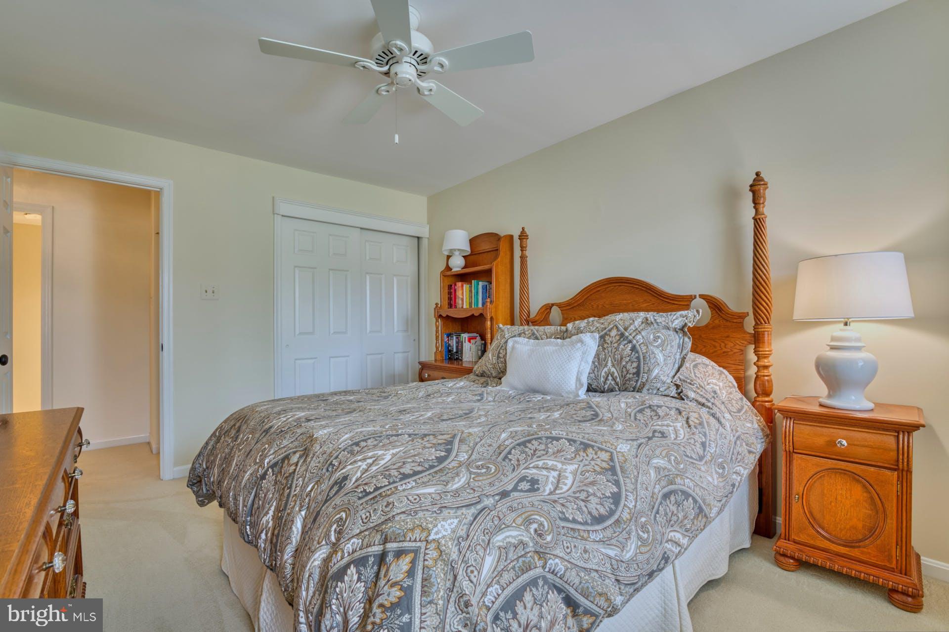 OAKBOROUGH SQUARE - Residential Lease