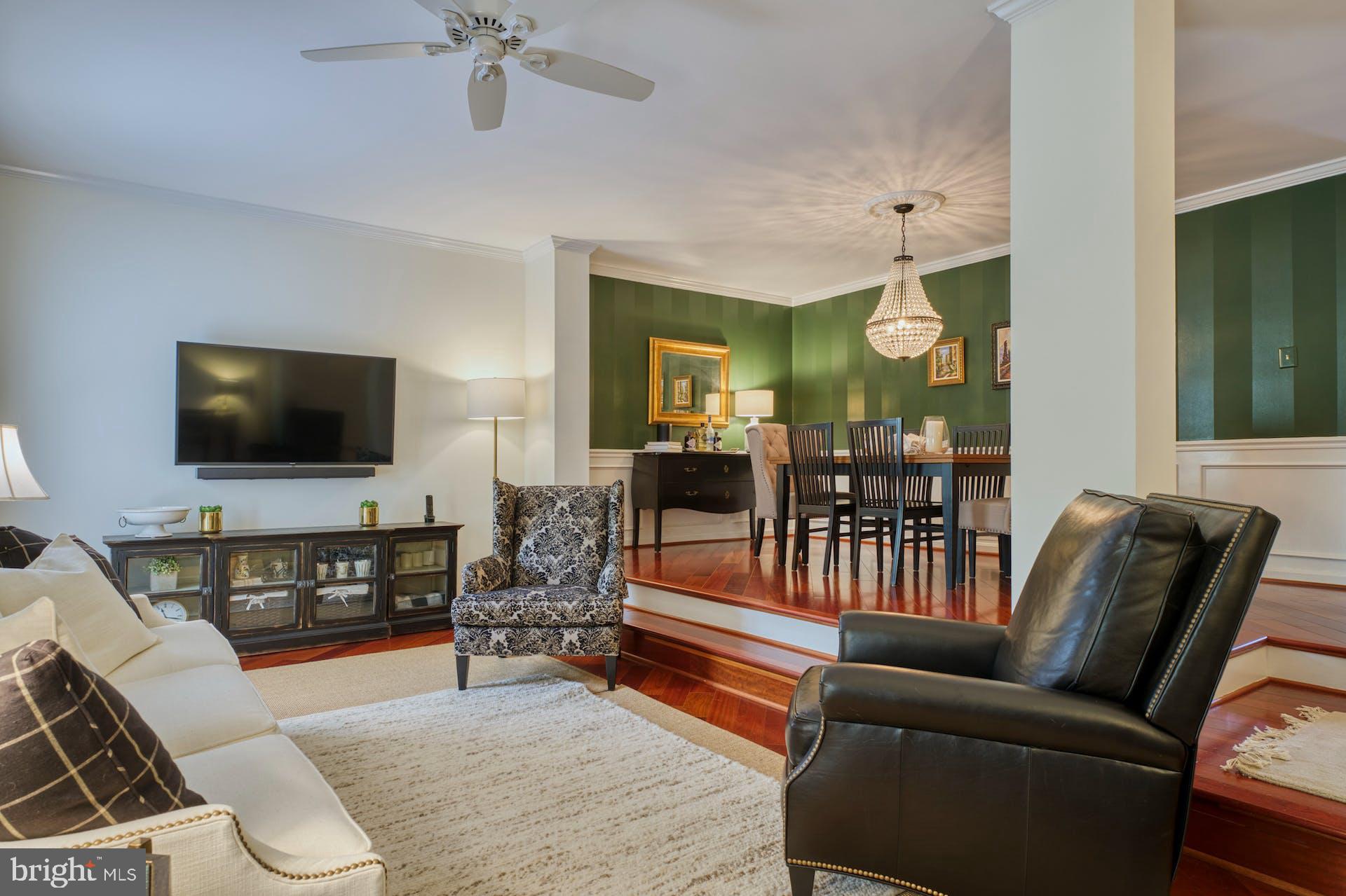 OAKBOROUGH SQUARE - Residential Lease