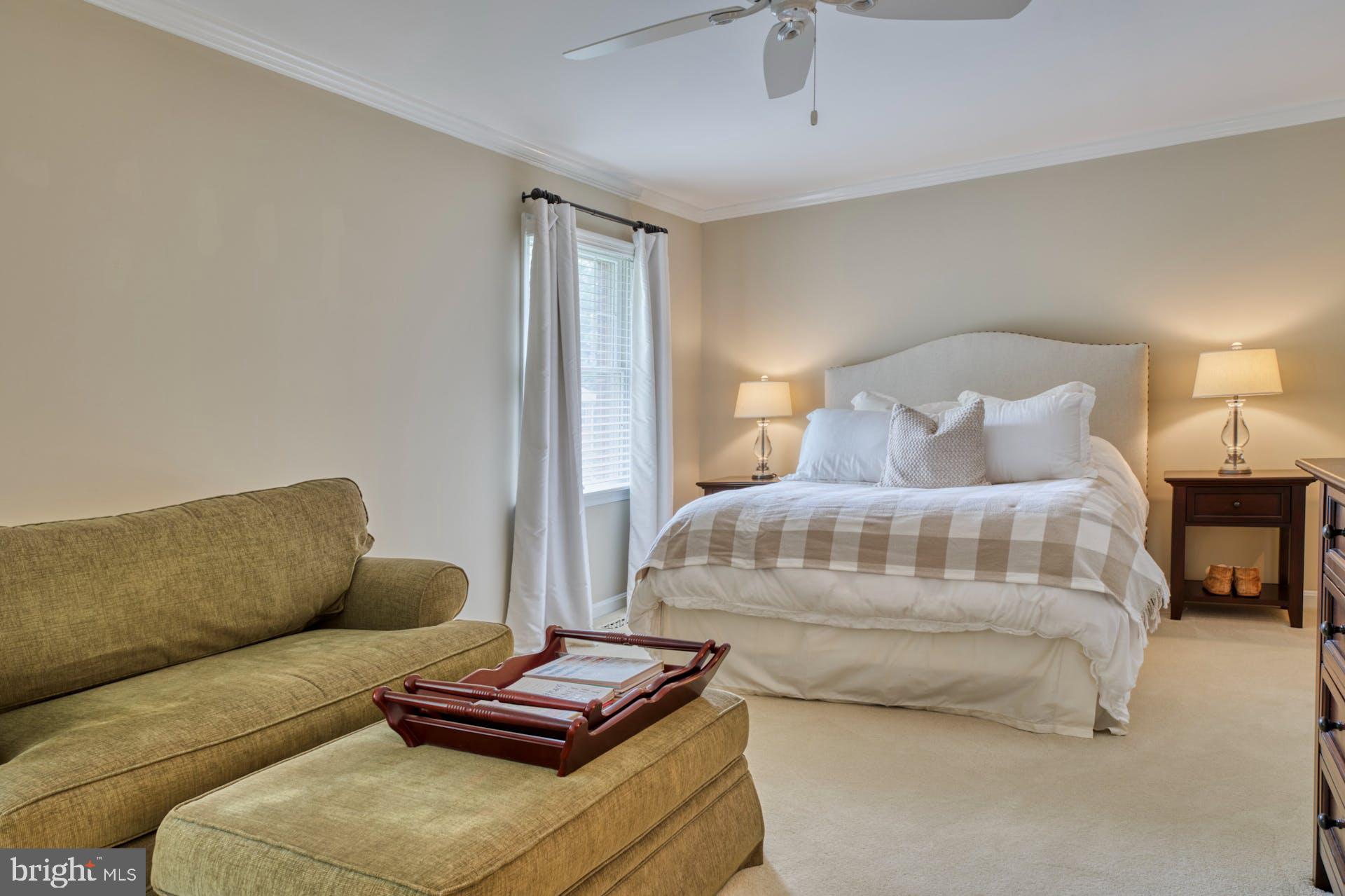 OAKBOROUGH SQUARE - Residential Lease