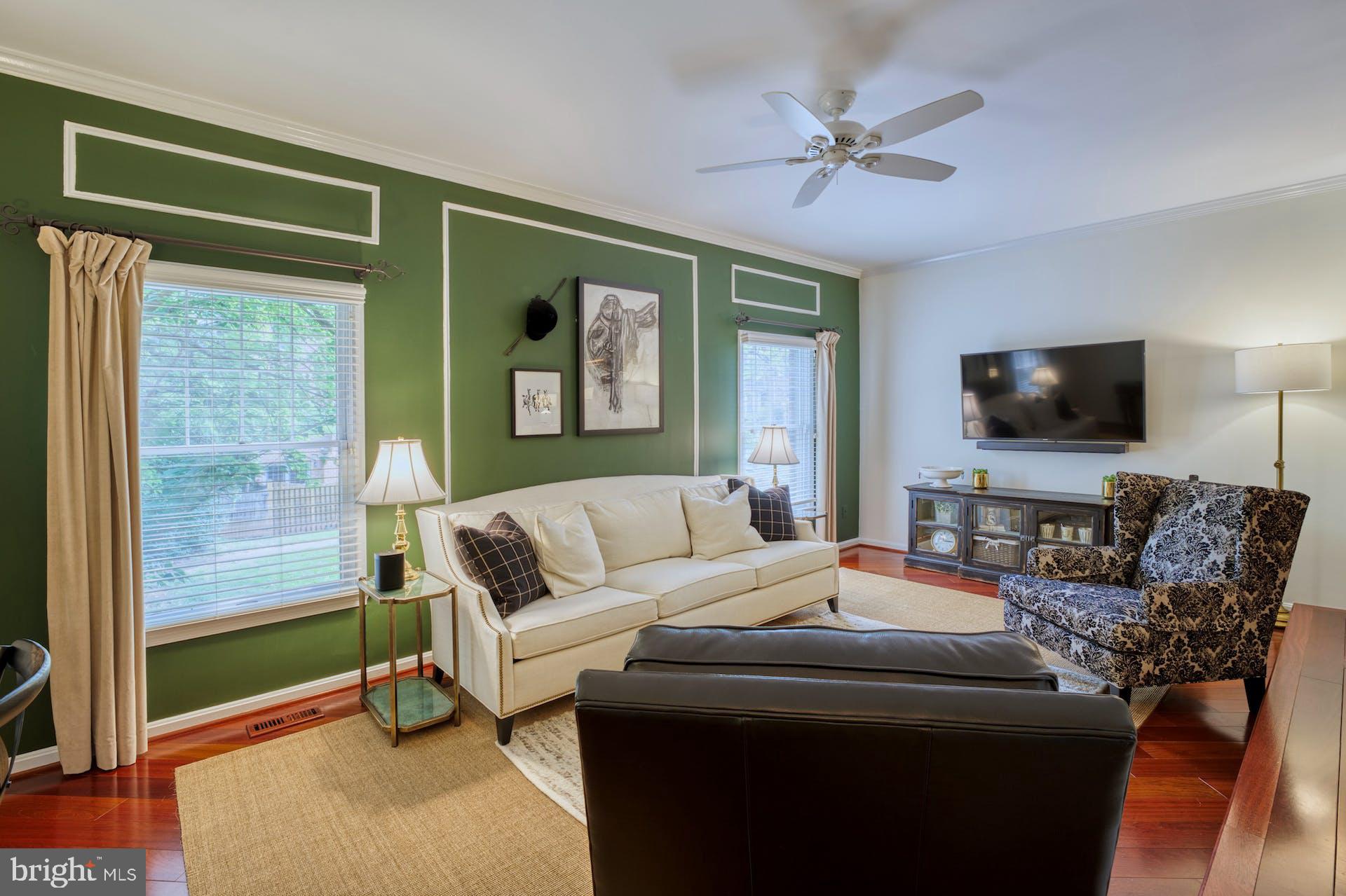 OAKBOROUGH SQUARE - Residential Lease