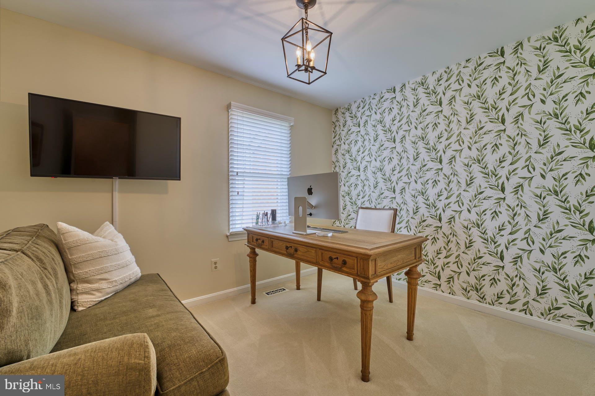 OAKBOROUGH SQUARE - Residential Lease