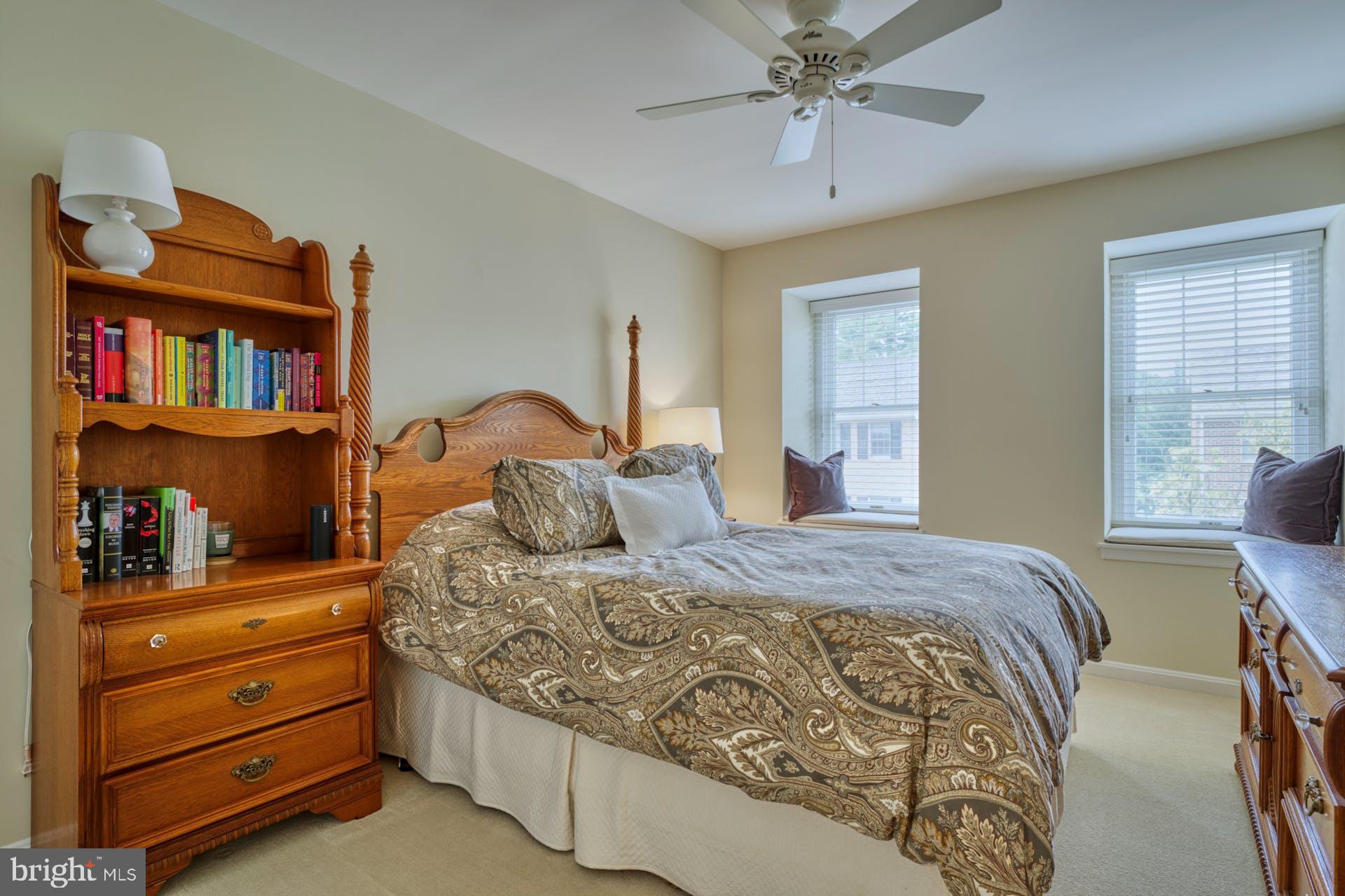 OAKBOROUGH SQUARE - Residential Lease