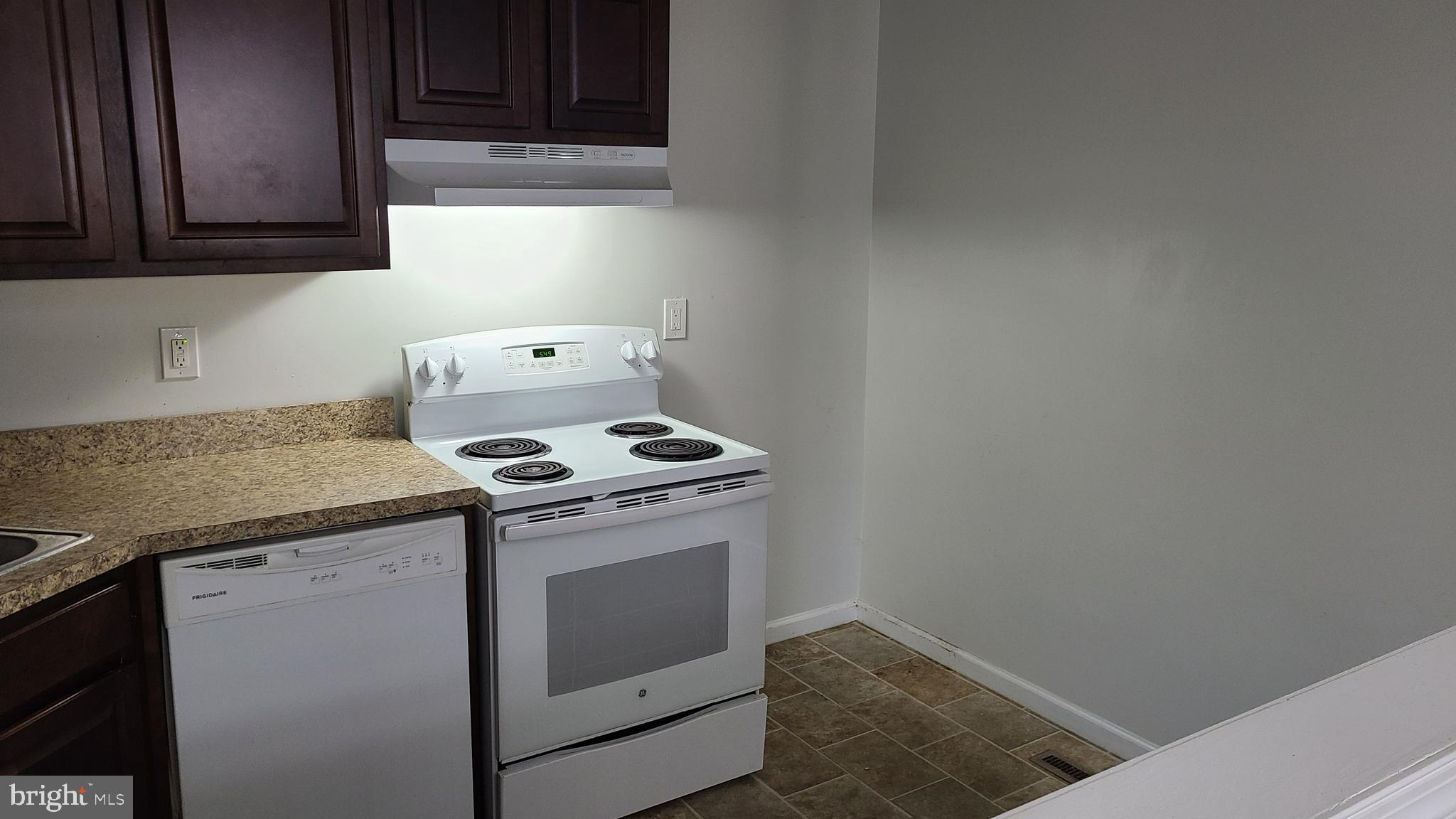 HICKORY HILLS CONDOMINIUMS - Residential