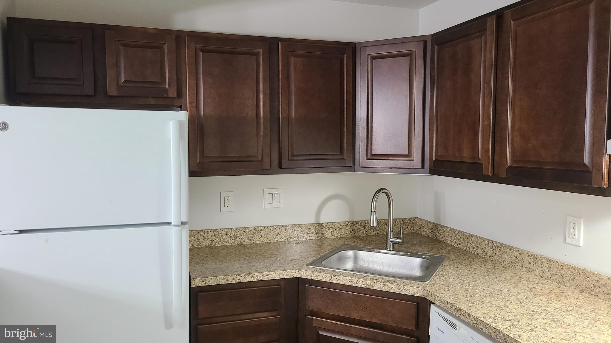 HICKORY HILLS CONDOMINIUMS - Residential