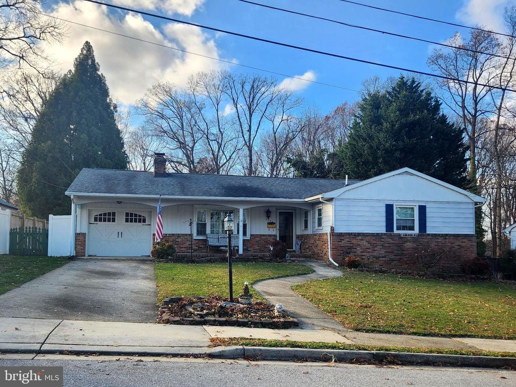 Photo of 6246 Woodland Road, LINTHICUM HEIGHTS, MD 21090 (MLS # MDAA2132572)