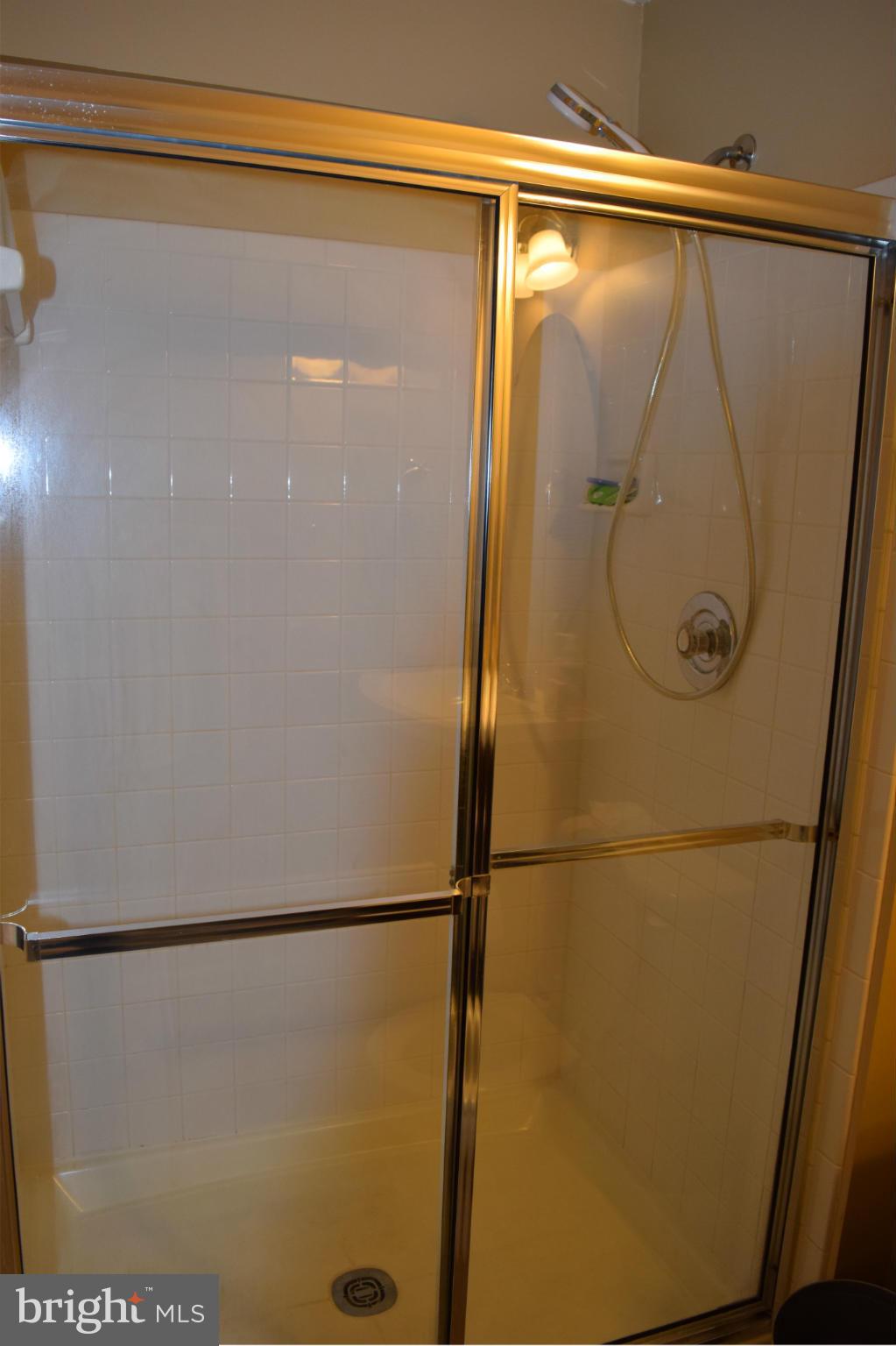 SHADY OAKS - Residential