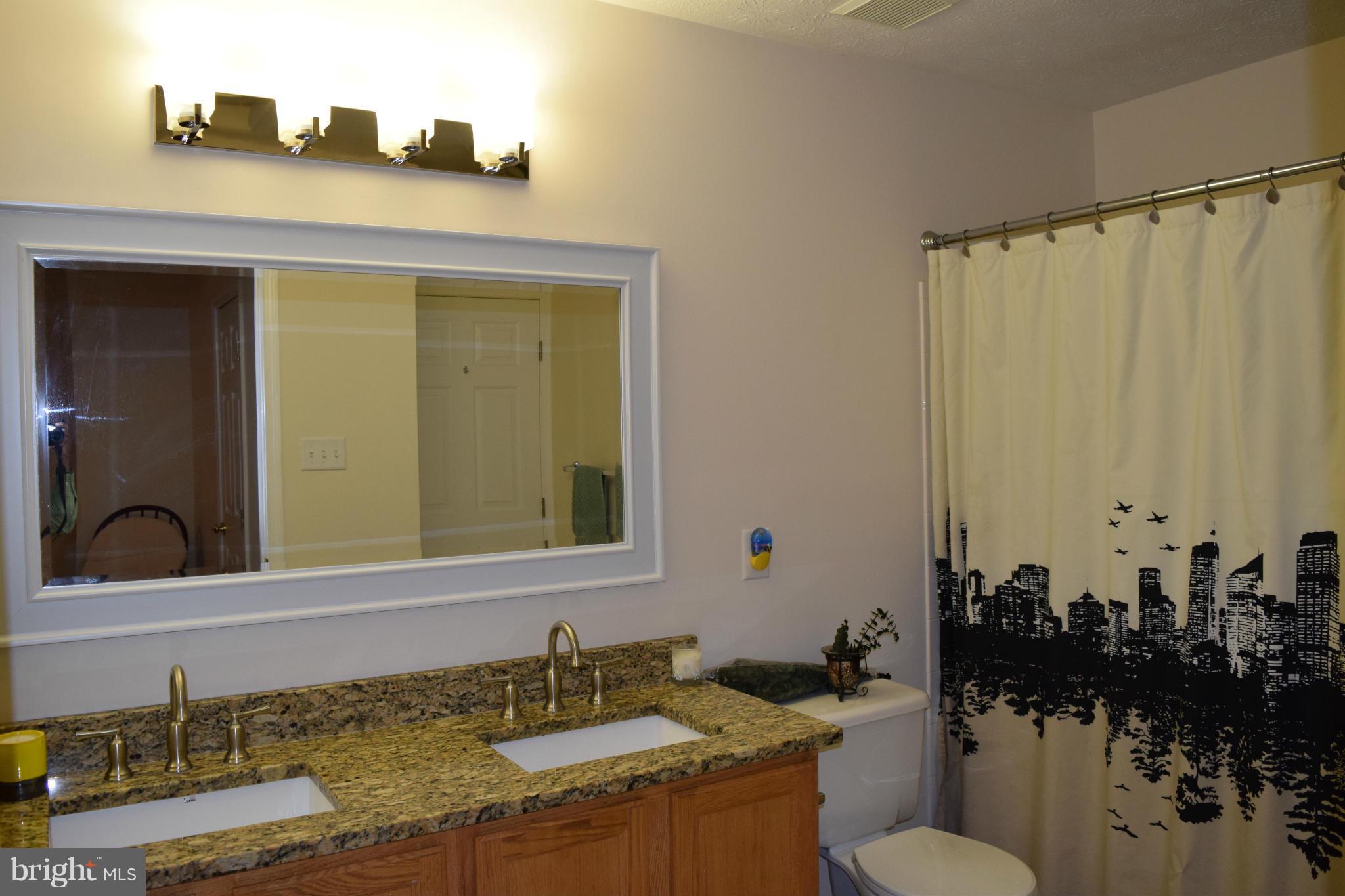 SHADY OAKS - Residential