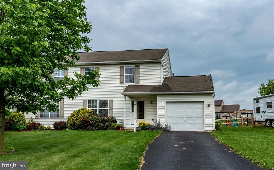 Great affordable home!  Quiet cul-de-sac.  This house has 3 bedrooms and 1.5 bathrooms and a finished basement.  Also a patio outback with plenty of yard for kids.  This home is a must see for the growing family.