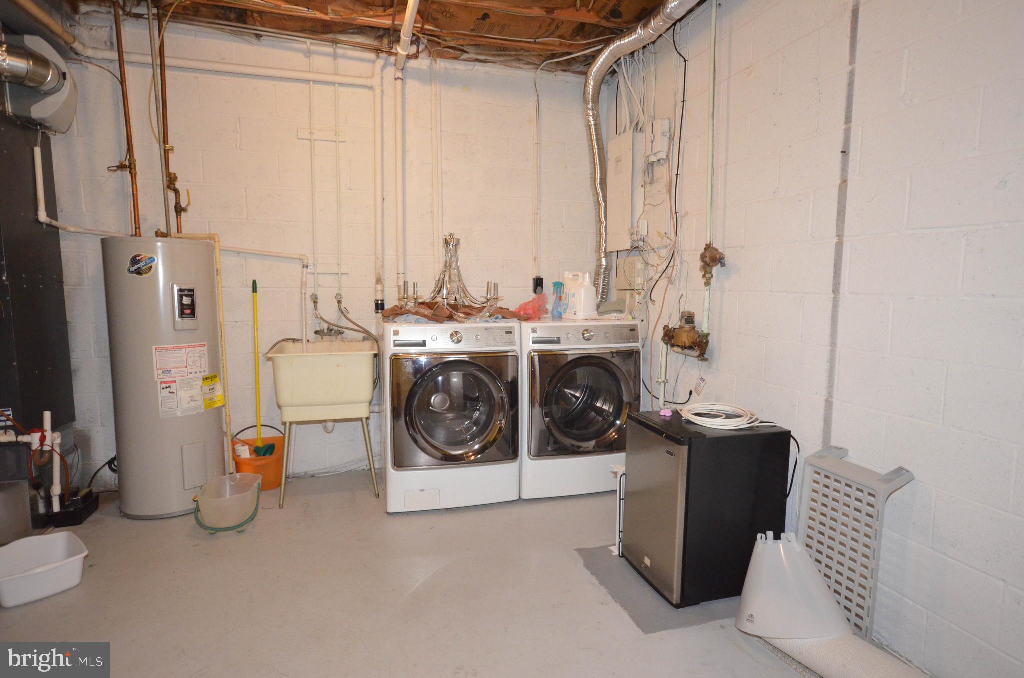 STRATTON COMMONS - Residential Lease