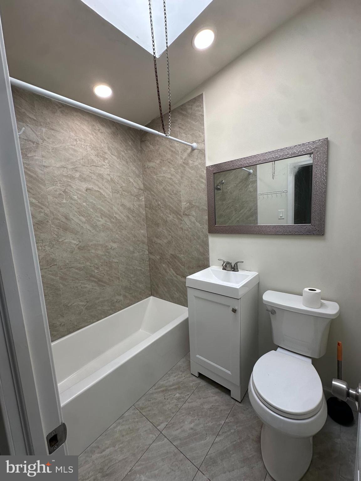 PHILADELPHIA (NORTHEAST) - Residential Lease