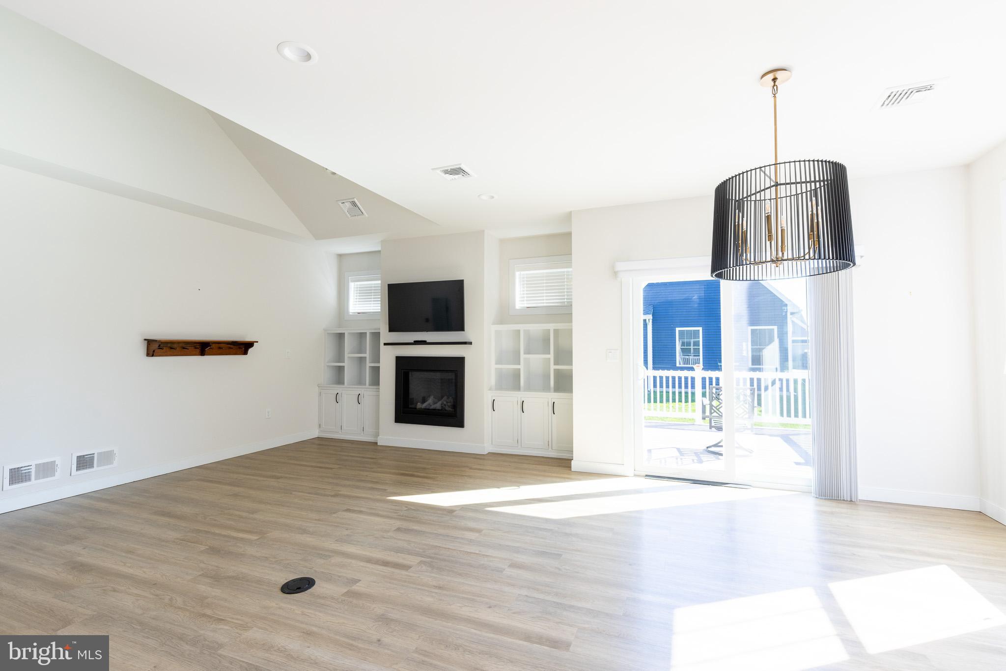 THE GABLES AT ELM TREE - Residential