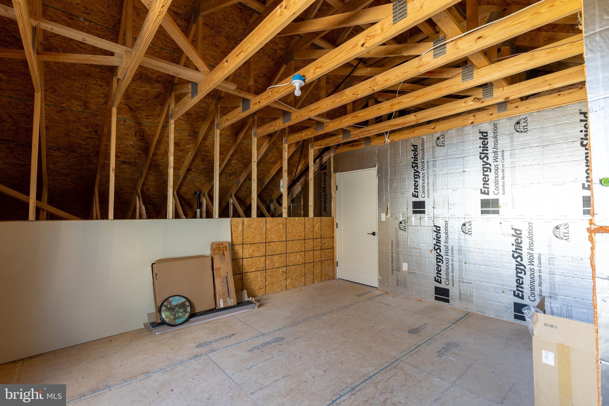 THE GABLES AT ELM TREE - Residential