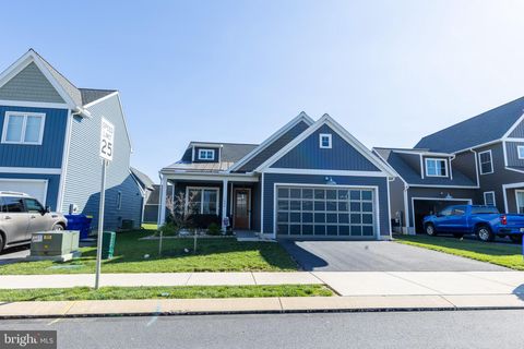 1404 BARRINGTON DRIVE MOUNT JOY PA 17552