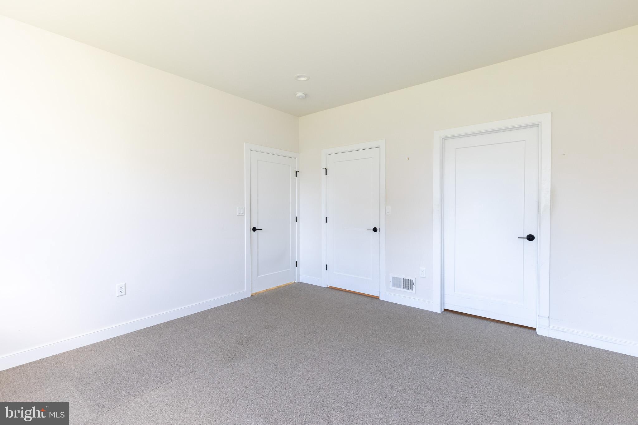 THE GABLES AT ELM TREE - Residential