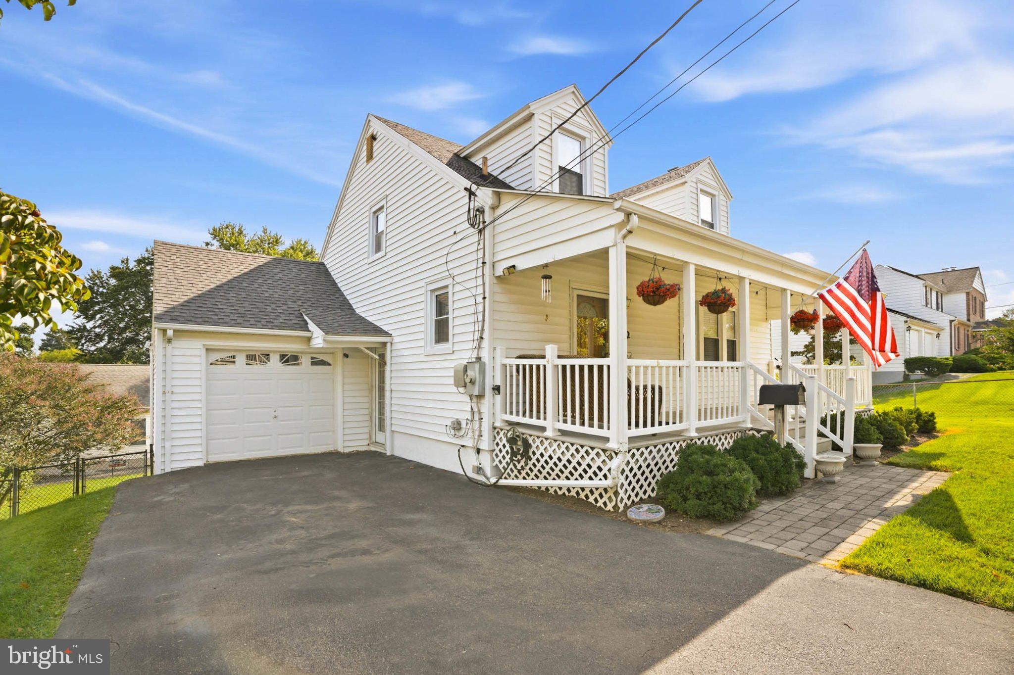 402 GRANDIN AVENUE