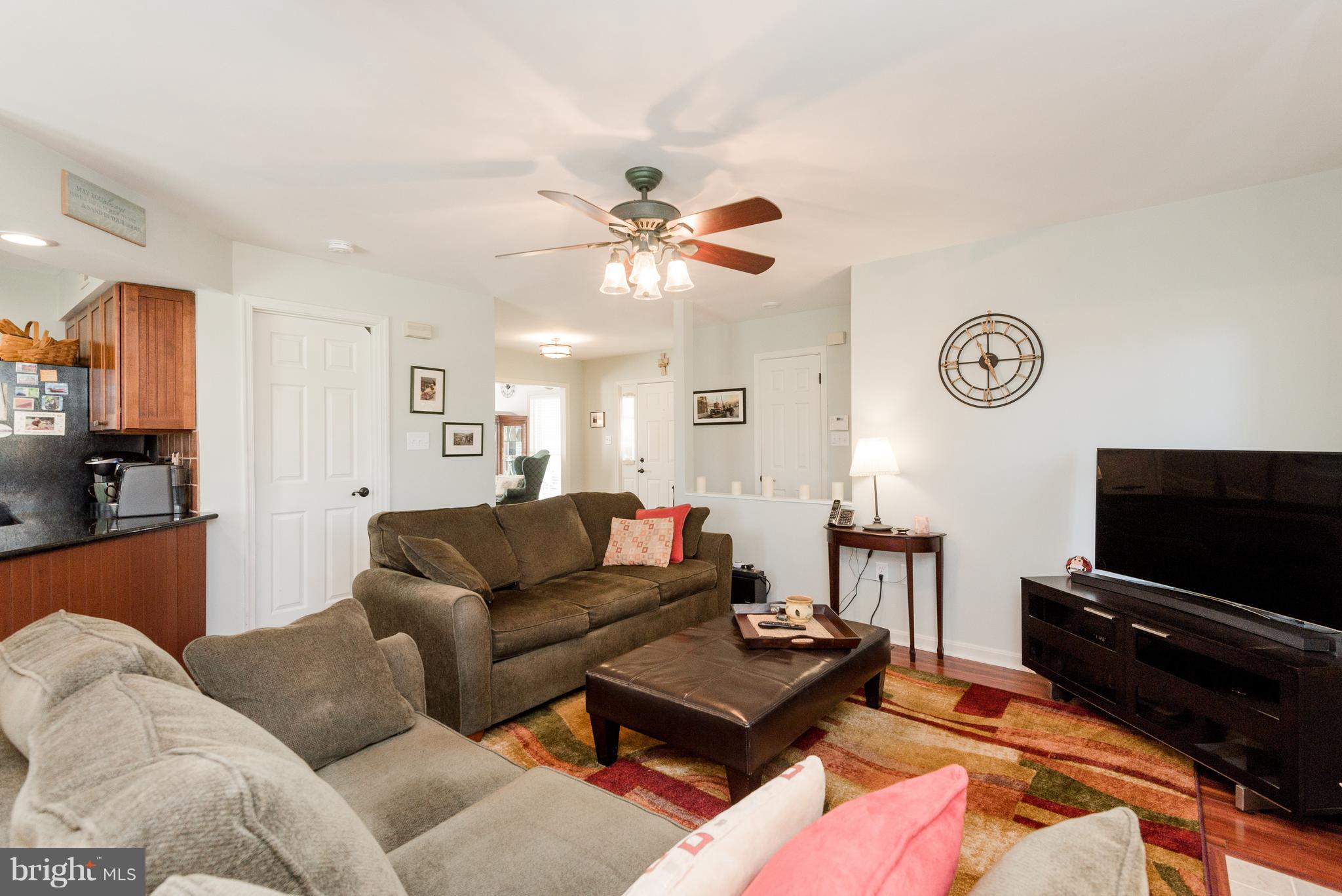 COURTS OF FOUR SEASONS - Residential