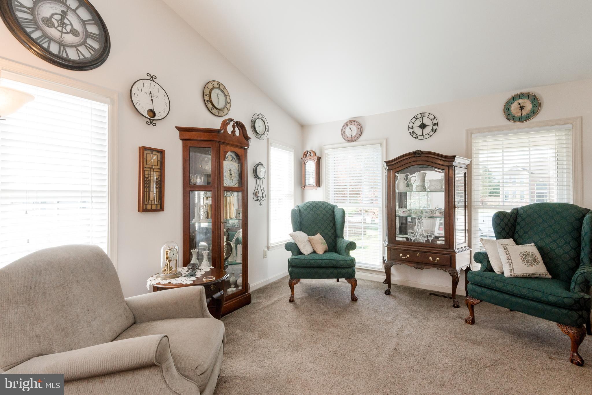 COURTS OF FOUR SEASONS - Residential