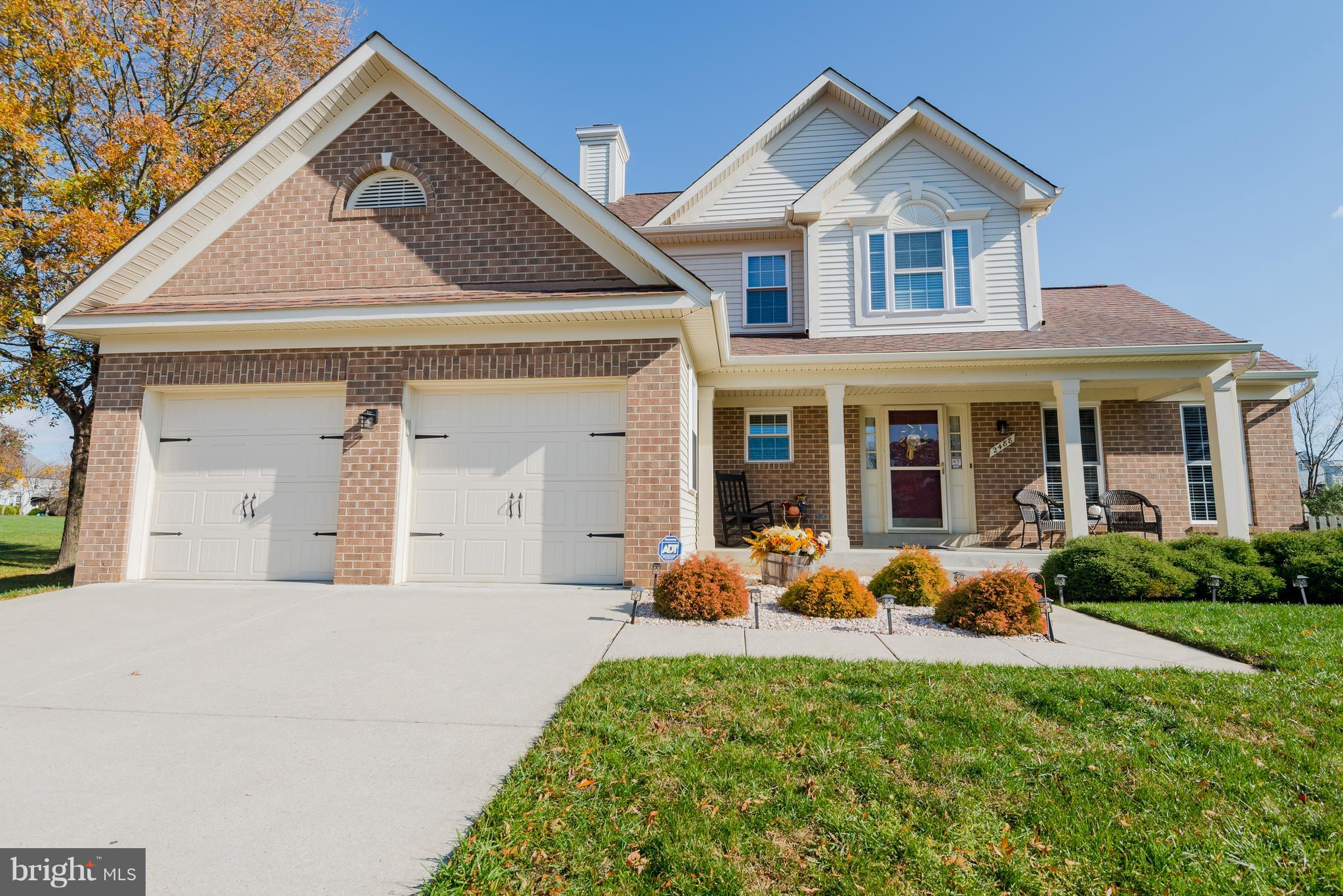 COURTS OF FOUR SEASONS - Residential