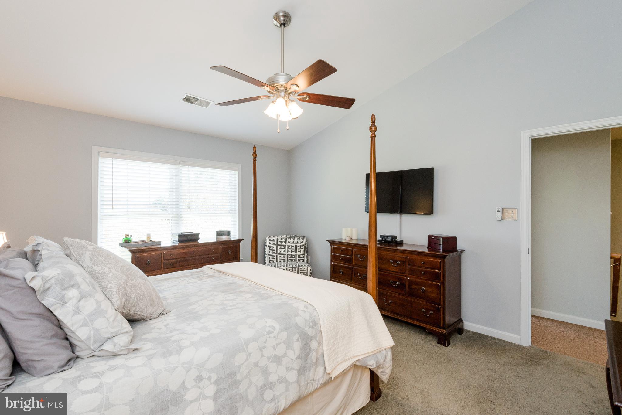 COURTS OF FOUR SEASONS - Residential