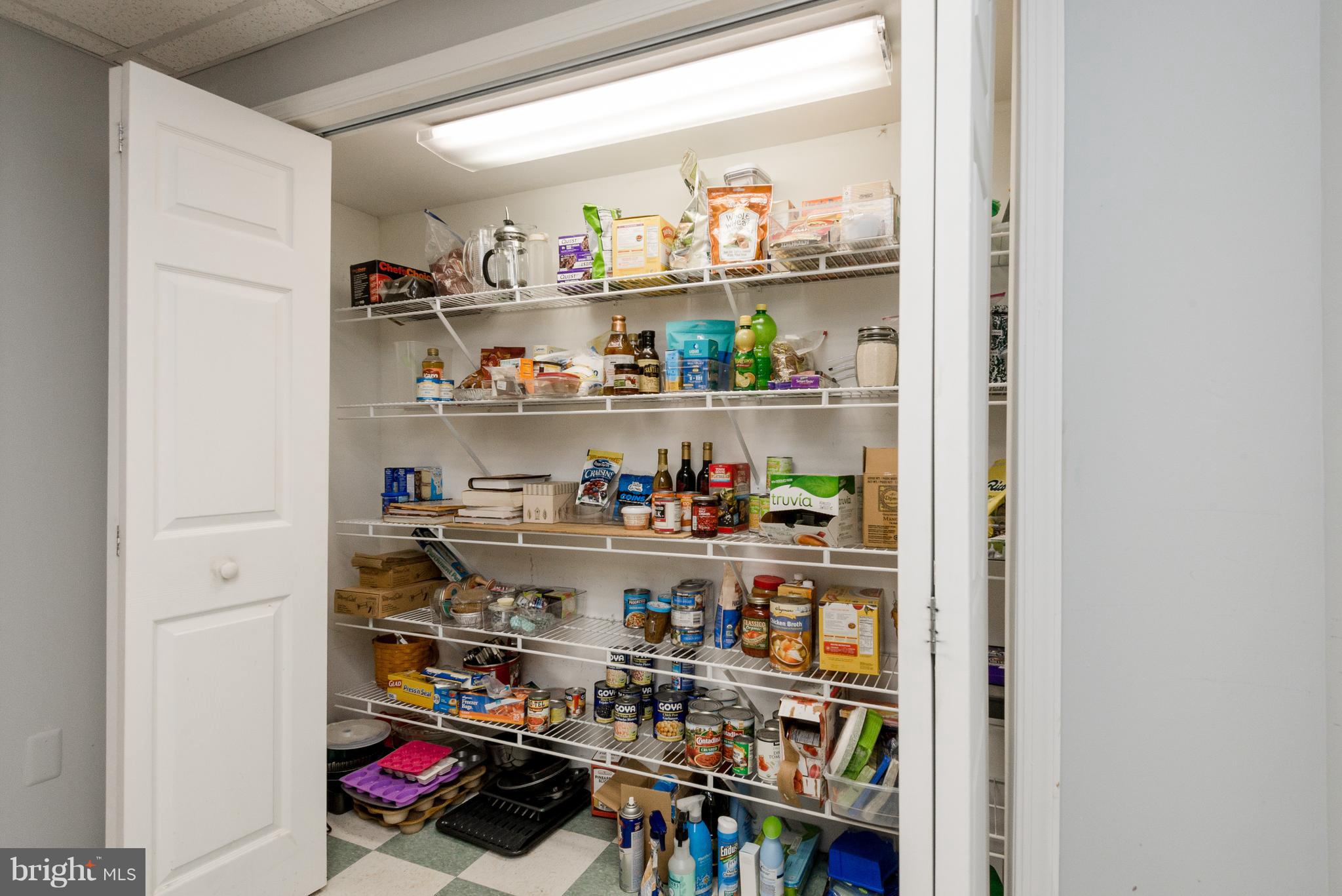 COURTS OF FOUR SEASONS - Residential