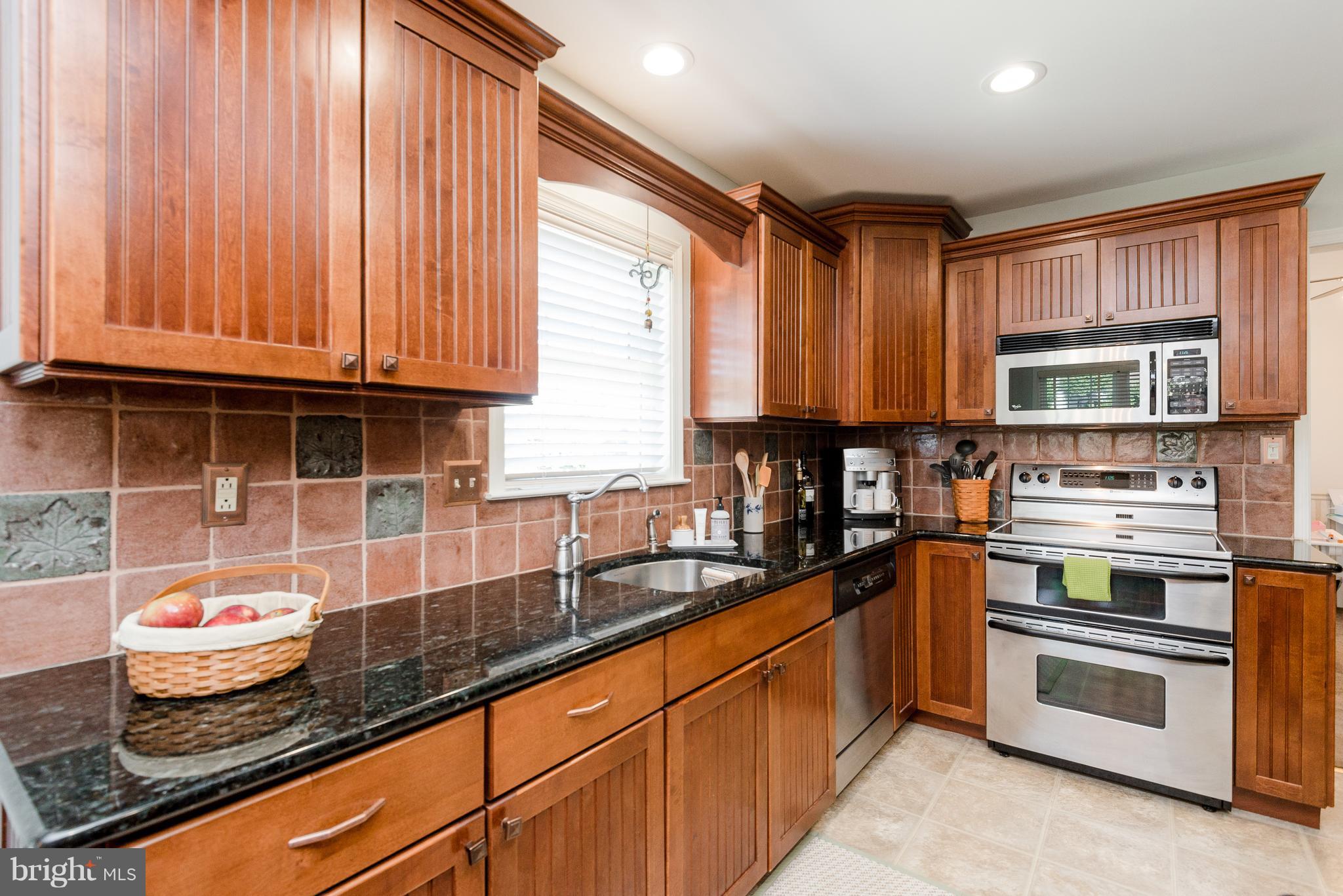 COURTS OF FOUR SEASONS - Residential