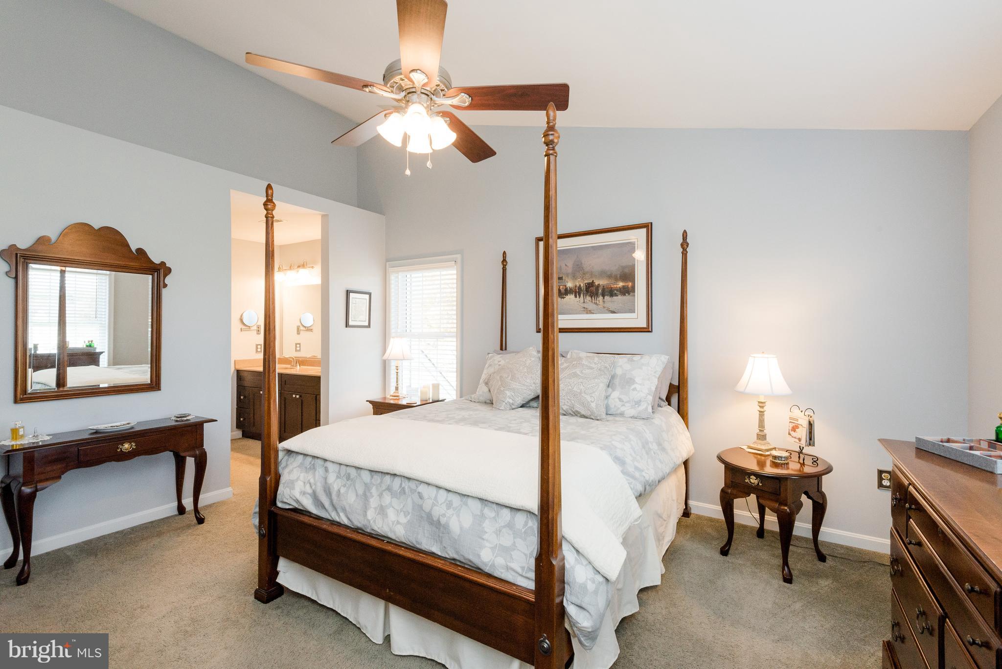 COURTS OF FOUR SEASONS - Residential