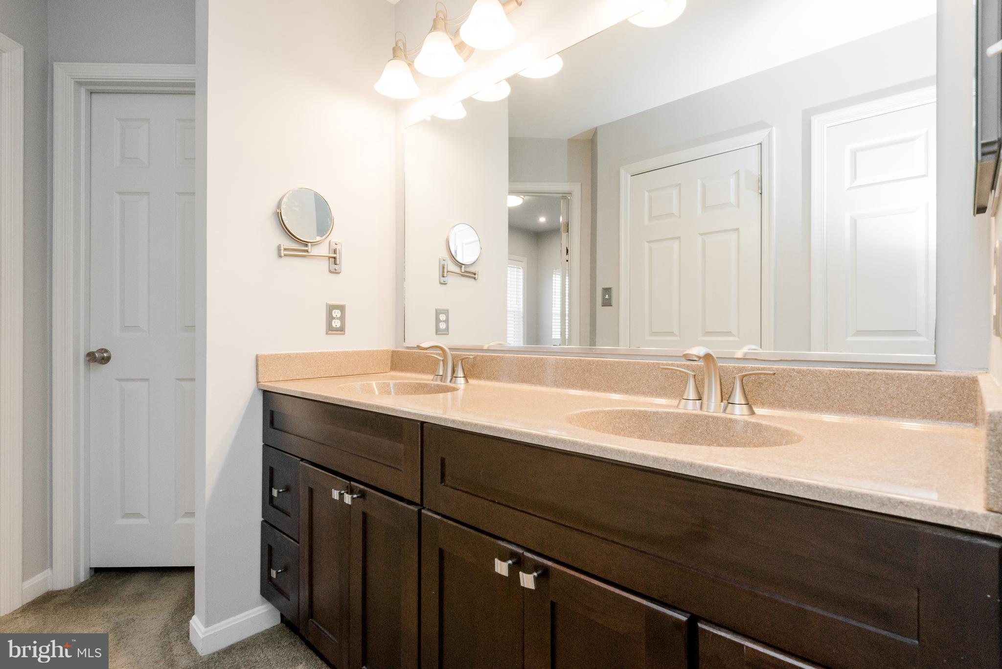 COURTS OF FOUR SEASONS - Residential