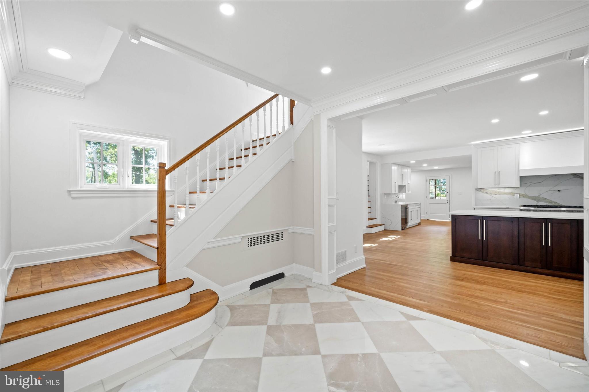 909 AUGUSTA ROAD