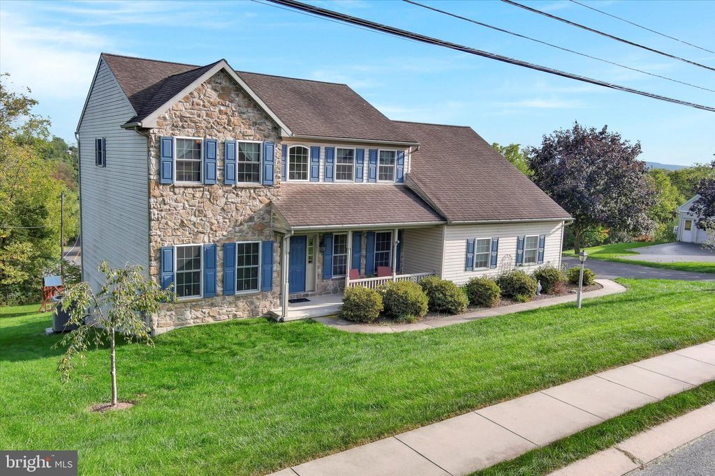 Photo of 638 W Ridge Road, Elizabethtown, PA 17022 (MLS # PALA2042292)