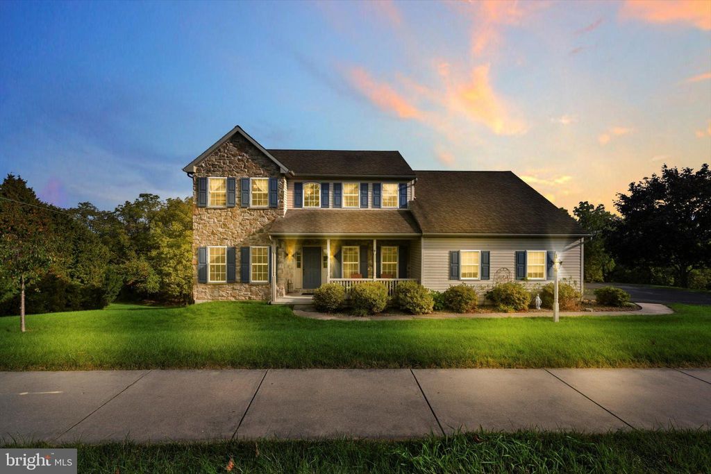 Photo of 638 W Ridge Road, Elizabethtown, PA 17022 (MLS # PALA2042292)