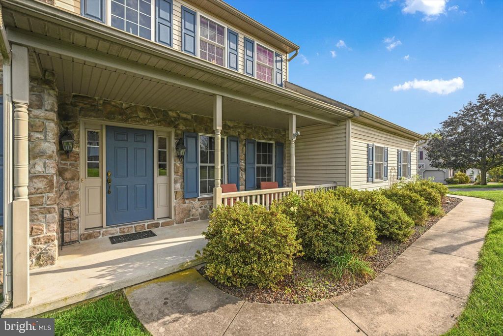 Photo of 638 W Ridge Road, Elizabethtown, PA 17022 (MLS # PALA2042292)