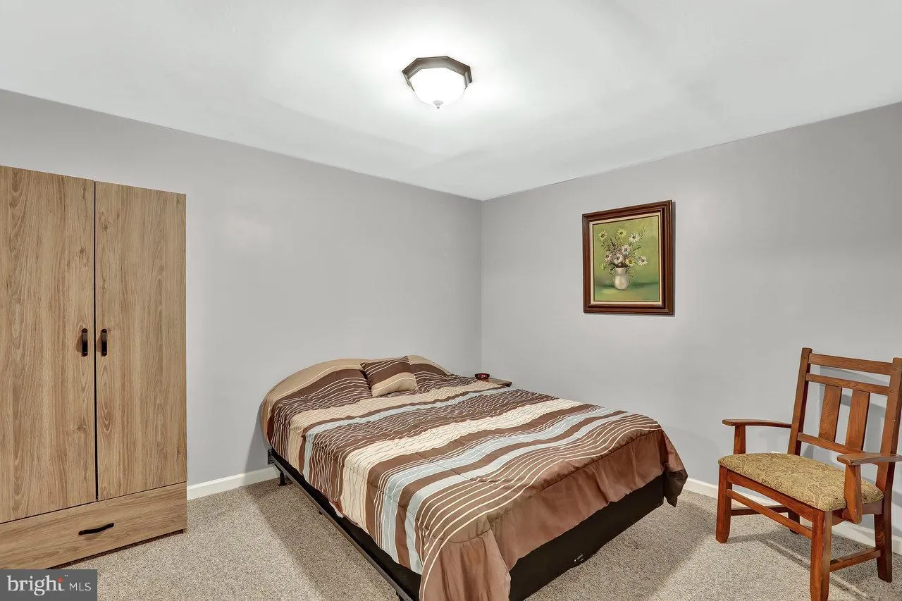 Burlington, New Jersey 08016, United States, 3 Bedrooms Bedrooms, ,4 BathroomsBathrooms,Residential,Pending,104981