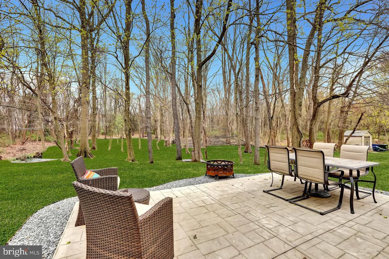 Burlington, New Jersey 08016, United States, 3 Bedrooms Bedrooms, ,4 BathroomsBathrooms,Residential,Pending,104981