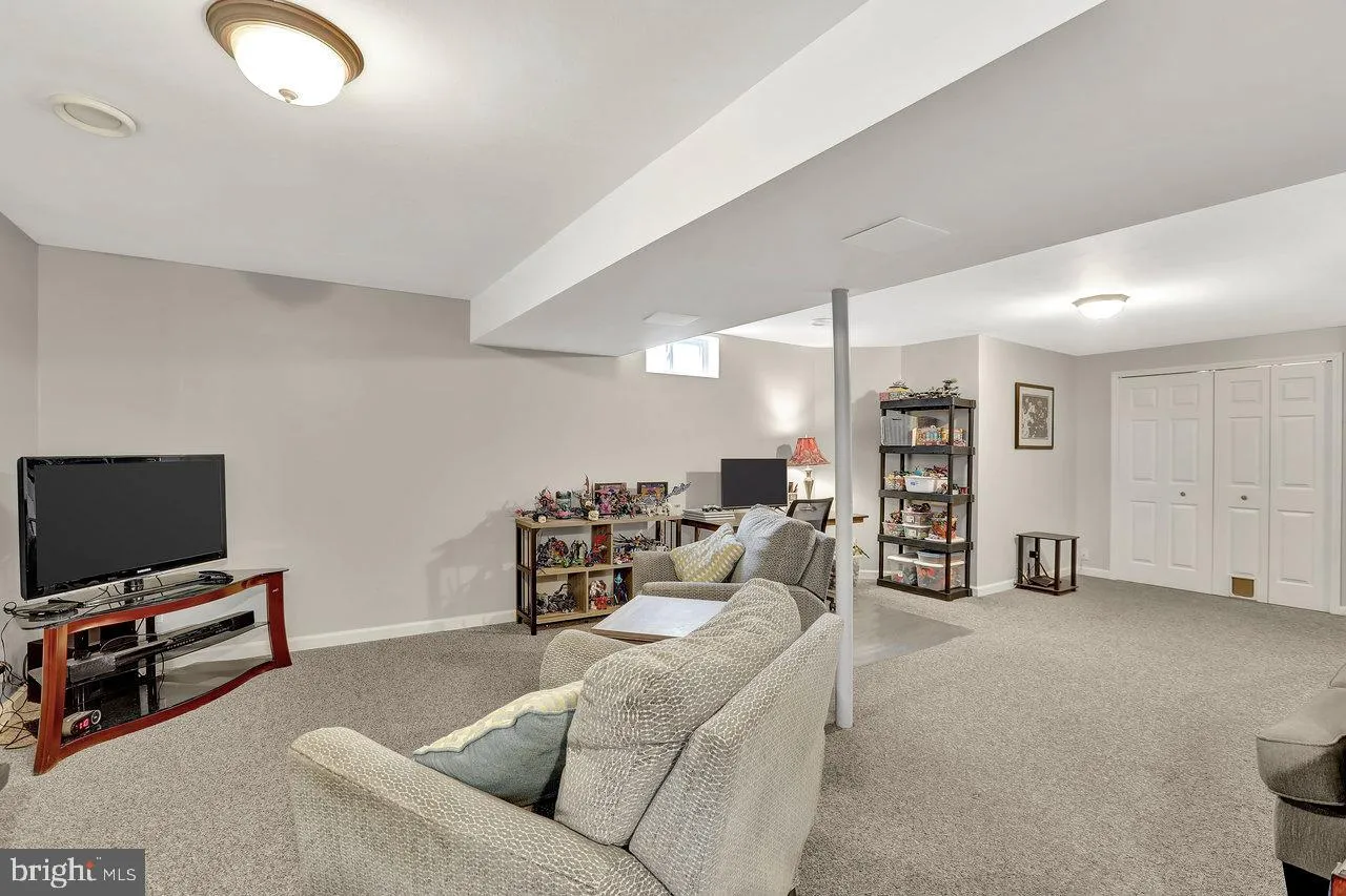 Burlington, New Jersey 08016, United States, 3 Bedrooms Bedrooms, ,4 BathroomsBathrooms,Residential,Pending,104981