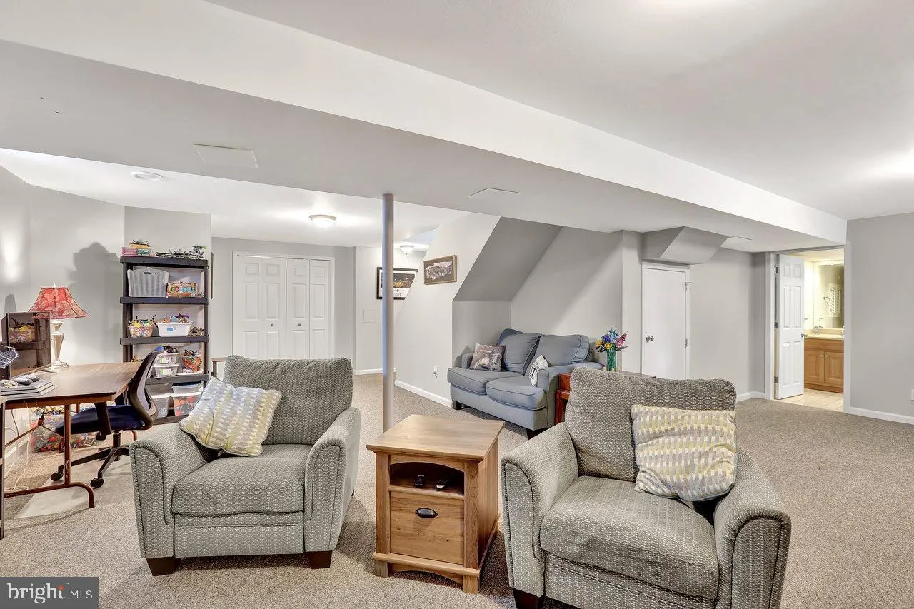 Burlington, New Jersey 08016, United States, 3 Bedrooms Bedrooms, ,4 BathroomsBathrooms,Residential,Pending,104981