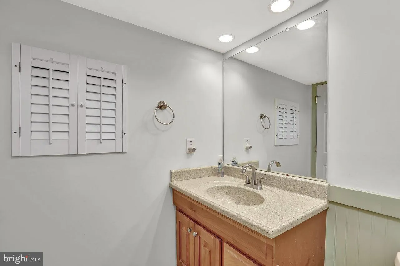 Burlington, New Jersey 08016, United States, 3 Bedrooms Bedrooms, ,4 BathroomsBathrooms,Residential,Pending,104981