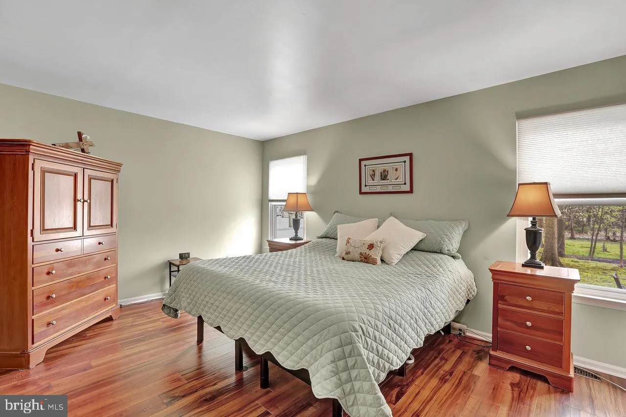 Burlington, New Jersey 08016, United States, 3 Bedrooms Bedrooms, ,4 BathroomsBathrooms,Residential,Pending,104981