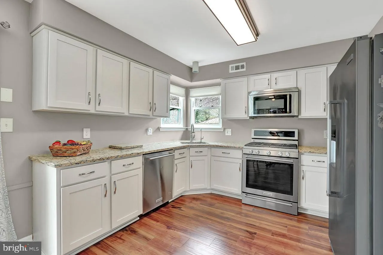 Burlington, New Jersey 08016, United States, 3 Bedrooms Bedrooms, ,4 BathroomsBathrooms,Residential,Pending,104981