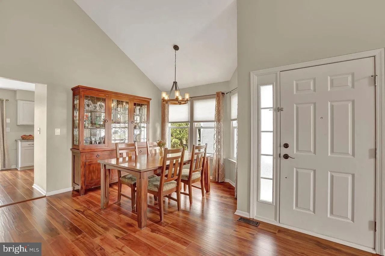 Burlington, New Jersey 08016, United States, 3 Bedrooms Bedrooms, ,4 BathroomsBathrooms,Residential,Pending,104981
