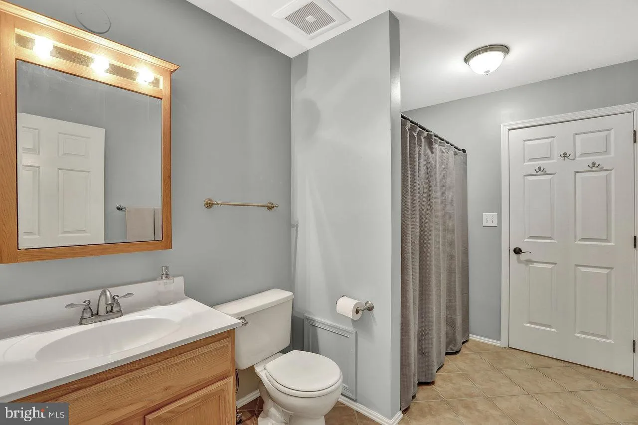 Burlington, New Jersey 08016, United States, 3 Bedrooms Bedrooms, ,4 BathroomsBathrooms,Residential,Pending,104981