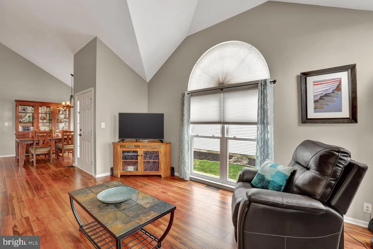 Burlington, New Jersey 08016, United States, 3 Bedrooms Bedrooms, ,4 BathroomsBathrooms,Residential,Pending,104981