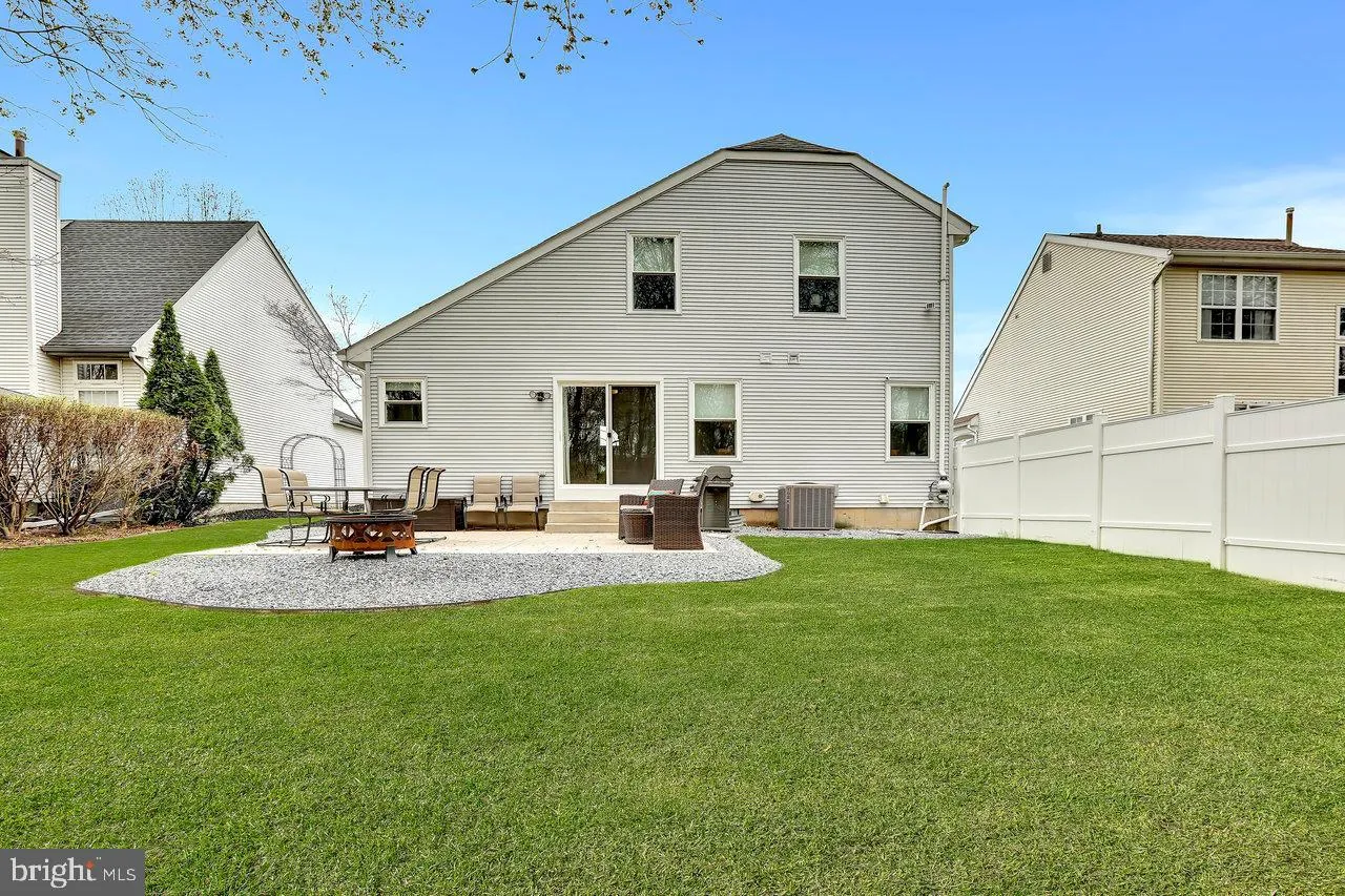 Burlington, New Jersey 08016, United States, 3 Bedrooms Bedrooms, ,4 BathroomsBathrooms,Residential,Pending,104981