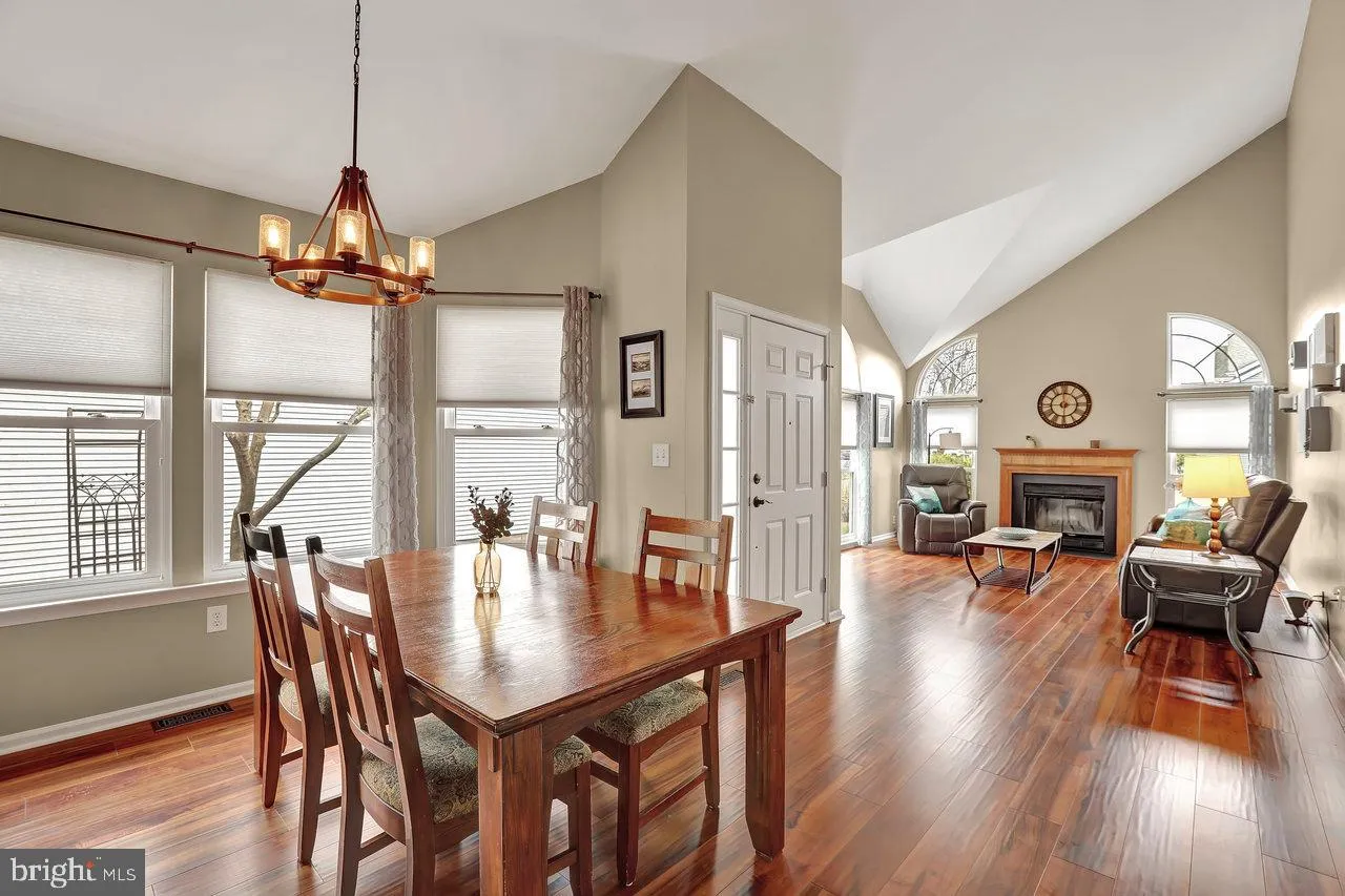 Burlington, New Jersey 08016, United States, 3 Bedrooms Bedrooms, ,4 BathroomsBathrooms,Residential,Pending,104981