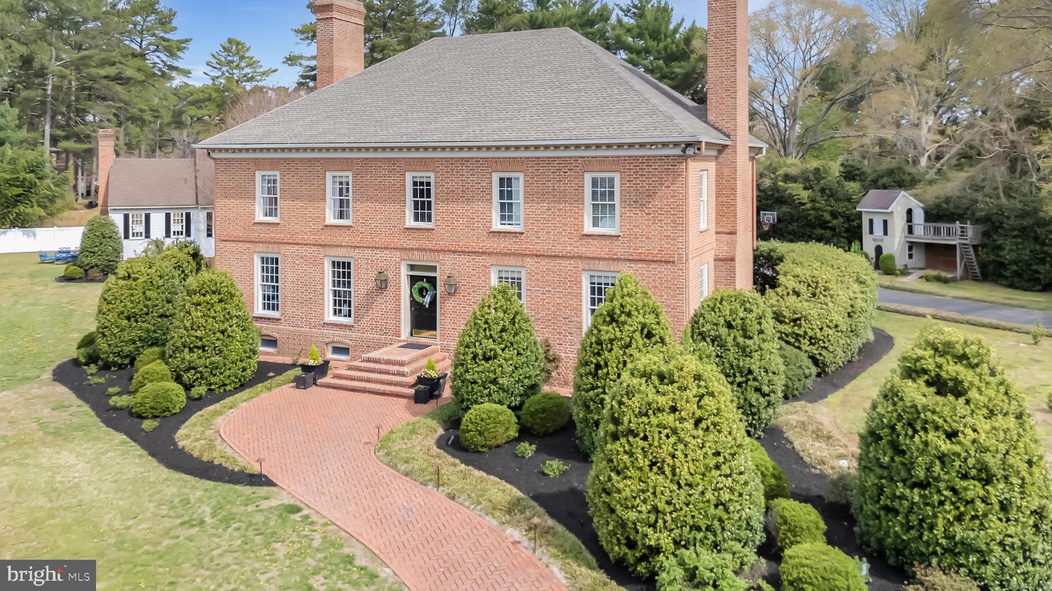 1703 CARVER SQUARE