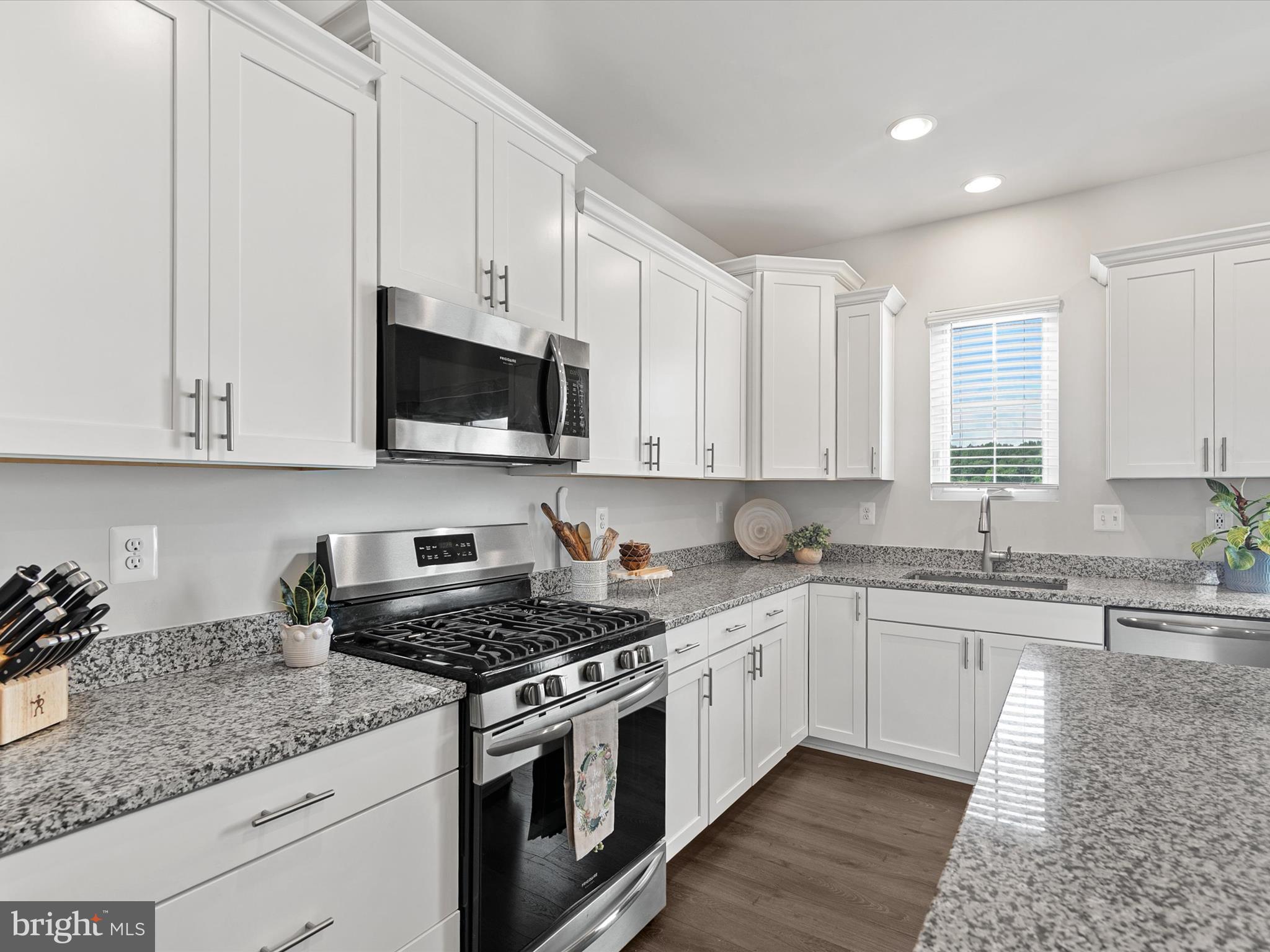 PLANTATION LAKES - Residential